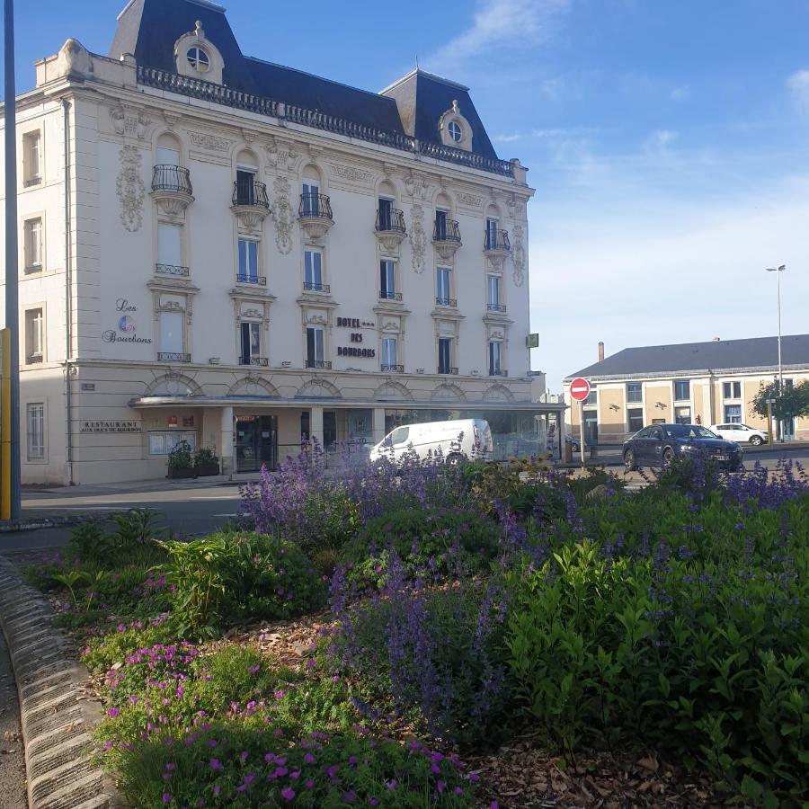 Logis Hotel Des Bourbons Montluçon Exteriör bild