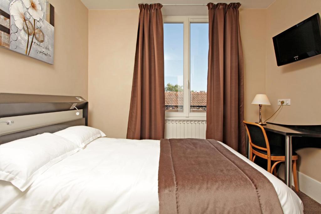 Logis Hotel Des Bourbons Montluçon Rum bild